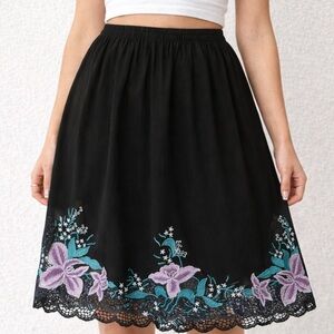 Vintage Y2K Phoenix Black Embroidered Fliral Skirt -Size small